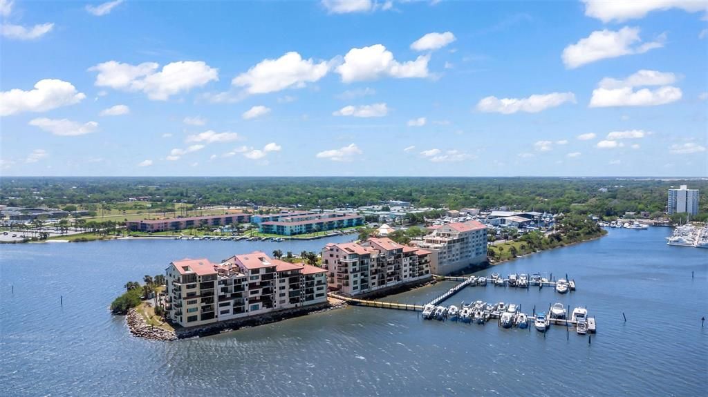 For Sale: $1,399,900 (3 beds, 3 baths, 2822 Square Feet)