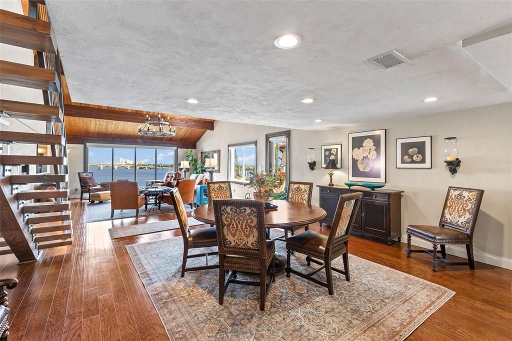 For Sale: $1,399,900 (3 beds, 3 baths, 2822 Square Feet)