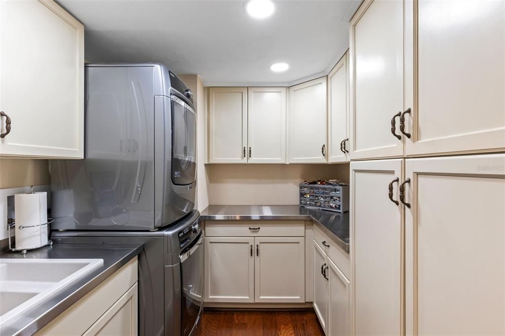 For Sale: $1,399,900 (3 beds, 3 baths, 2822 Square Feet)