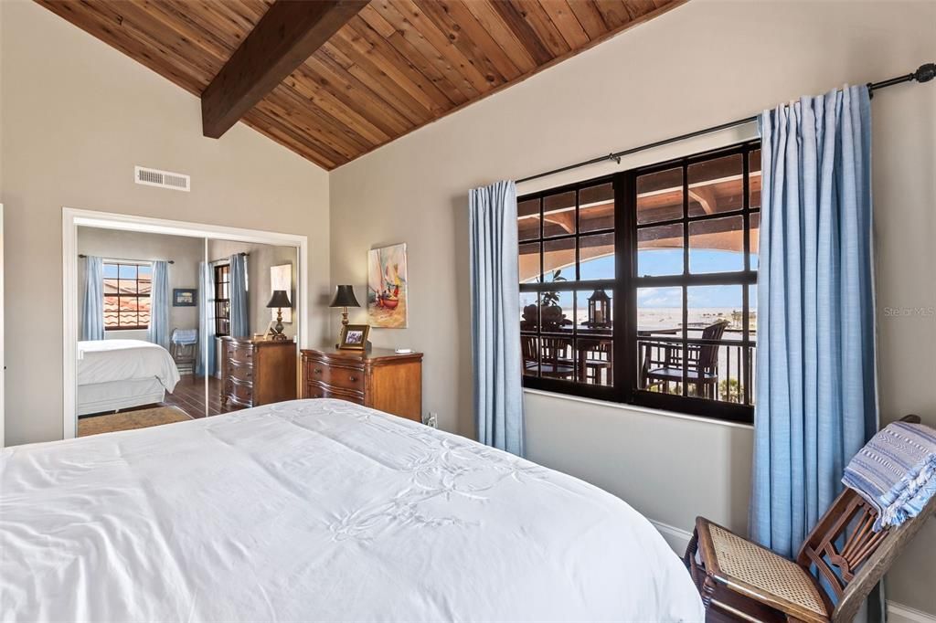 For Sale: $1,399,900 (3 beds, 3 baths, 2822 Square Feet)