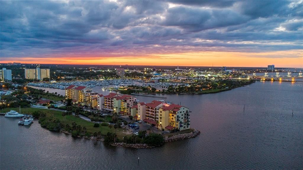 For Sale: $1,399,900 (3 beds, 3 baths, 2822 Square Feet)