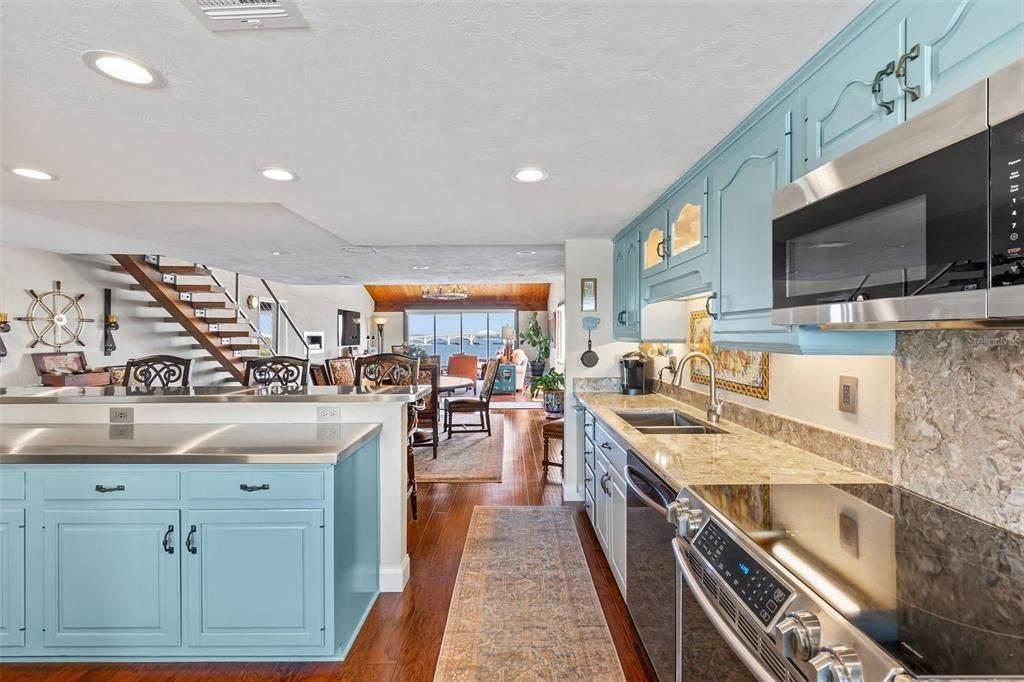 For Sale: $1,399,900 (3 beds, 3 baths, 2822 Square Feet)