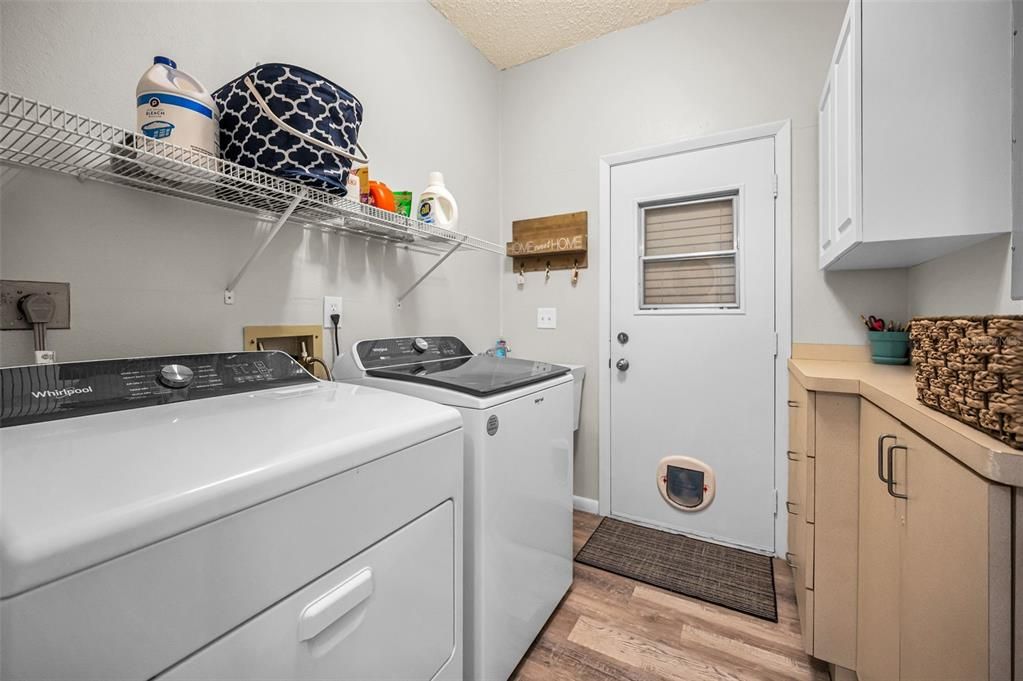 For Sale: $885,000 (4 beds, 3 baths, 2845 Square Feet)