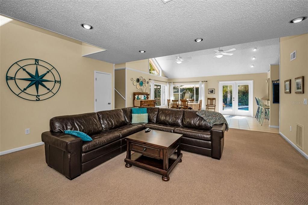 For Sale: $885,000 (4 beds, 3 baths, 2845 Square Feet)