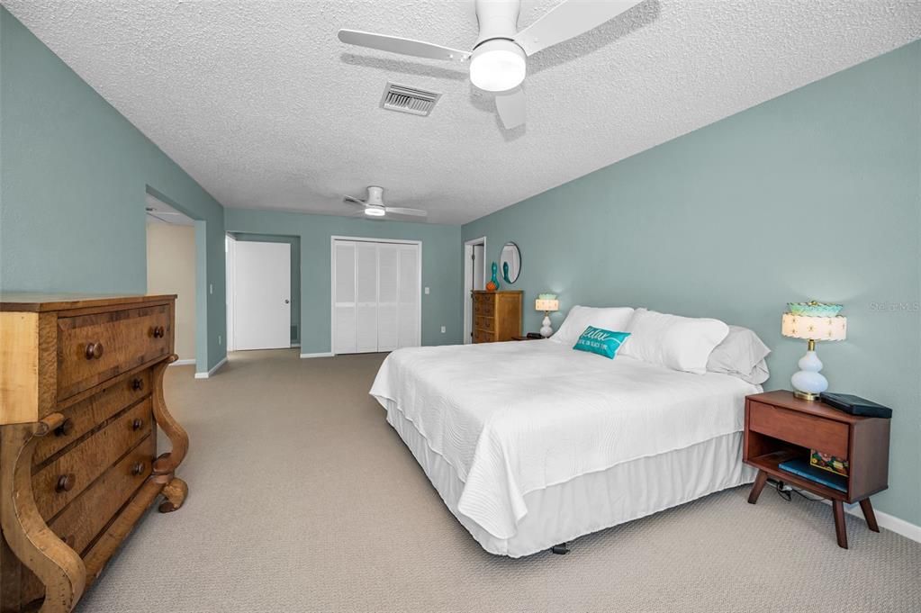 For Sale: $885,000 (4 beds, 3 baths, 2845 Square Feet)