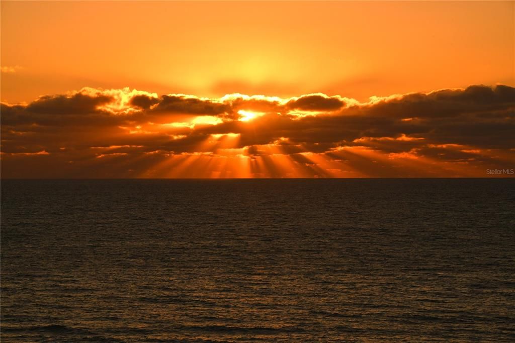 Activo con contrato: $2,495,000 (2 camas, 3 baños, 2655 Pies cuadrados)