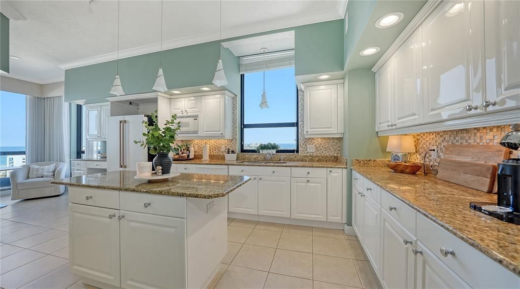 Activo con contrato: $2,495,000 (2 camas, 3 baños, 2655 Pies cuadrados)