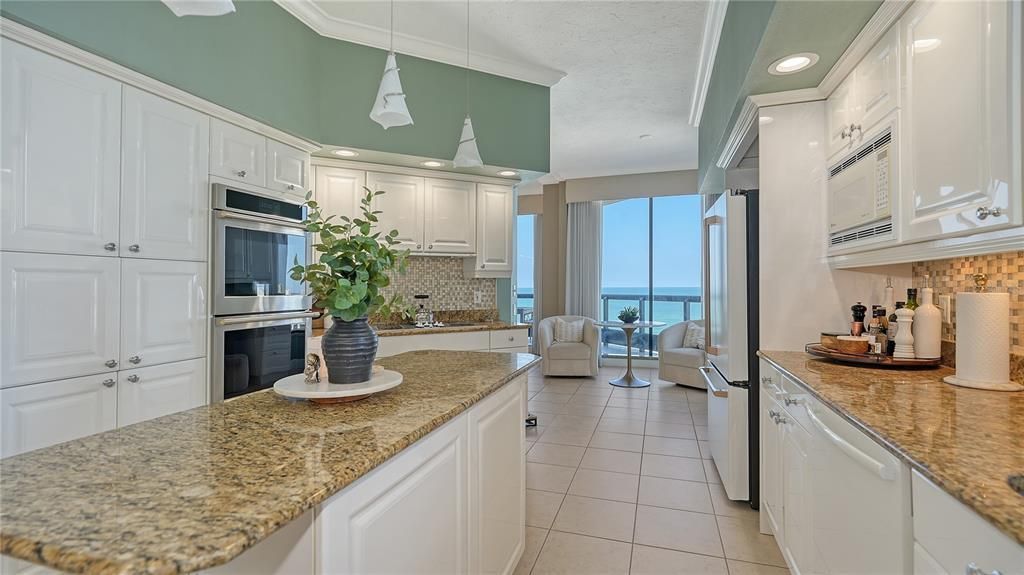 Activo con contrato: $2,495,000 (2 camas, 3 baños, 2655 Pies cuadrados)