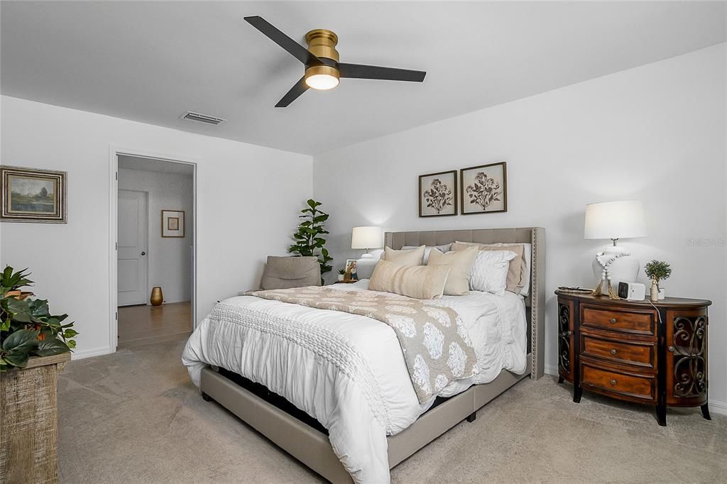 For Sale: $349,000 (4 beds, 2 baths, 1937 Square Feet)