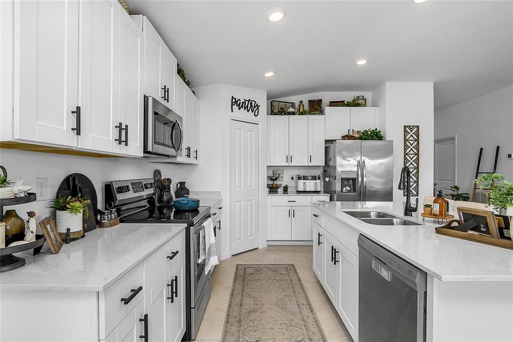 For Sale: $349,000 (4 beds, 2 baths, 1937 Square Feet)