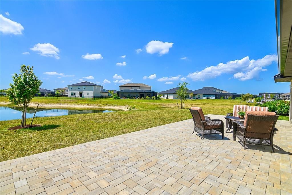 For Sale: $349,000 (4 beds, 2 baths, 1937 Square Feet)