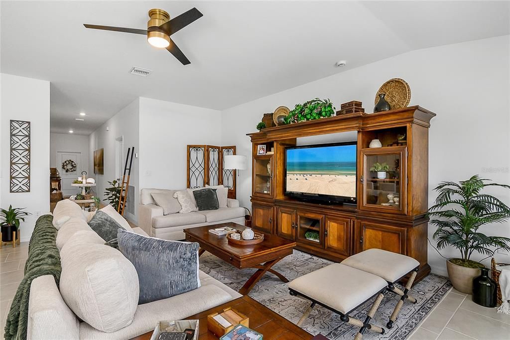 For Sale: $349,000 (4 beds, 2 baths, 1937 Square Feet)