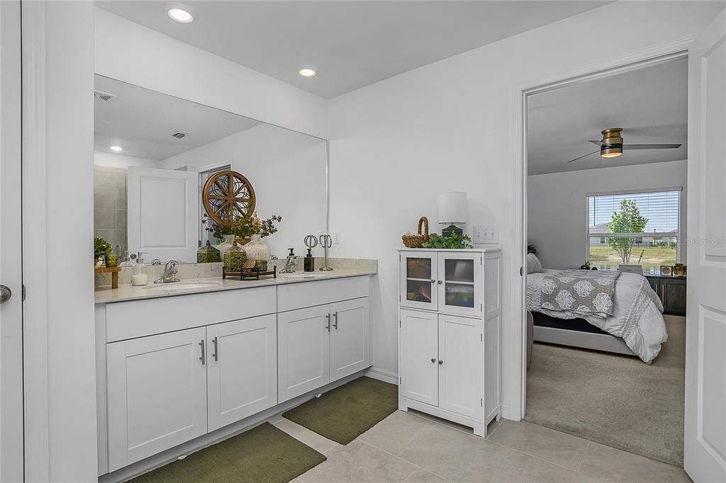 For Sale: $349,000 (4 beds, 2 baths, 1937 Square Feet)