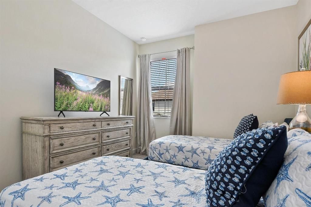 Под контрактом: $303,900 (3 спален, 2 ванн, 1741 Квадратных фут)