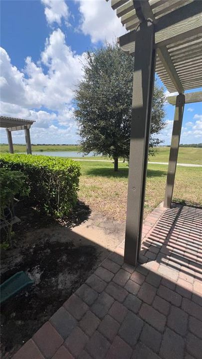 Под контрактом: $303,900 (3 спален, 2 ванн, 1741 Квадратных фут)