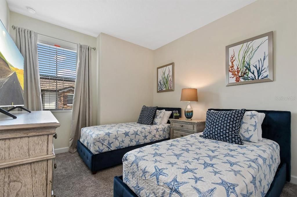 Под контрактом: $303,900 (3 спален, 2 ванн, 1741 Квадратных фут)