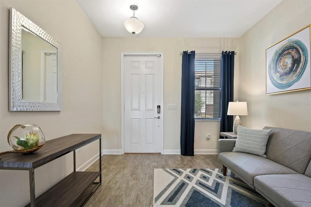 Под контрактом: $303,900 (3 спален, 2 ванн, 1741 Квадратных фут)