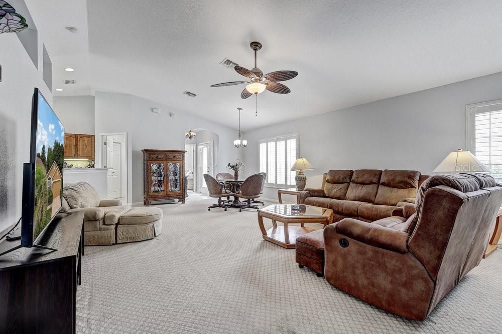 Activo con contrato: $250,000 (2 camas, 2 baños, 1497 Pies cuadrados)