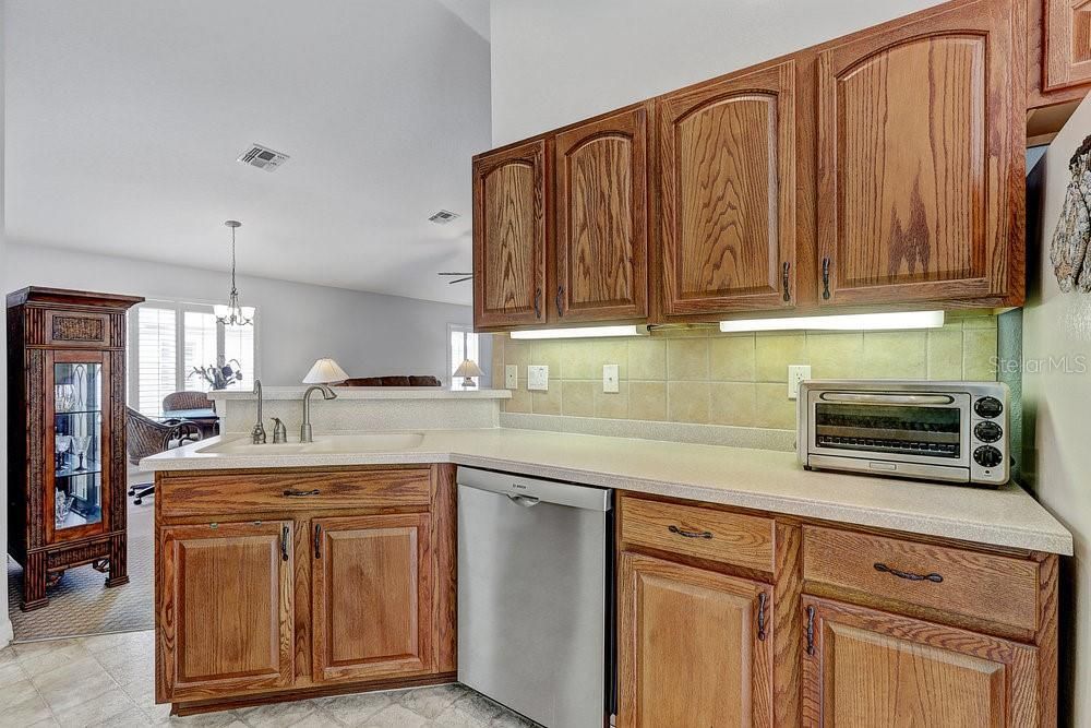 Activo con contrato: $250,000 (2 camas, 2 baños, 1497 Pies cuadrados)