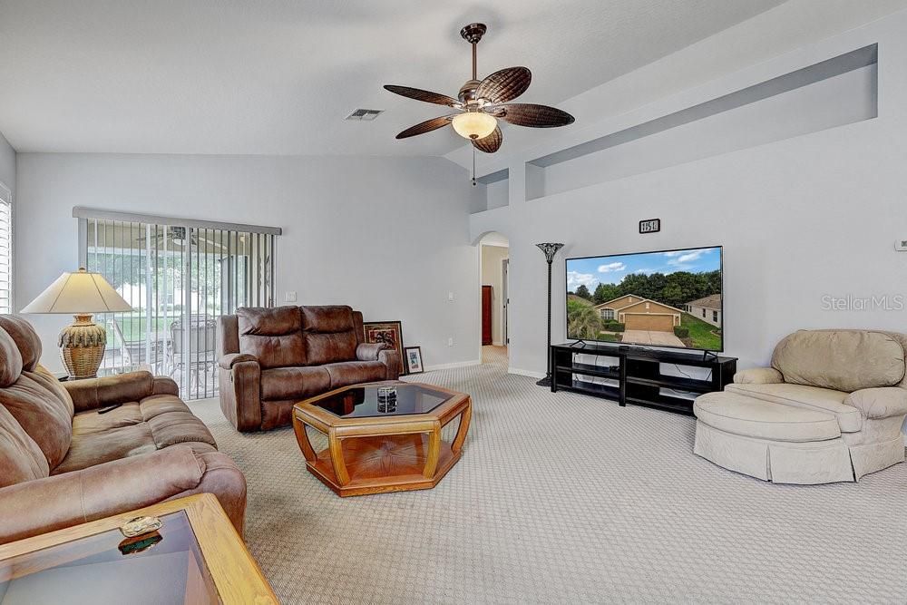 Activo con contrato: $250,000 (2 camas, 2 baños, 1497 Pies cuadrados)