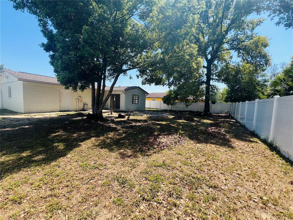 Под контрактом: $198,999 (2 спален, 2 ванн, 1237 Квадратных фут)