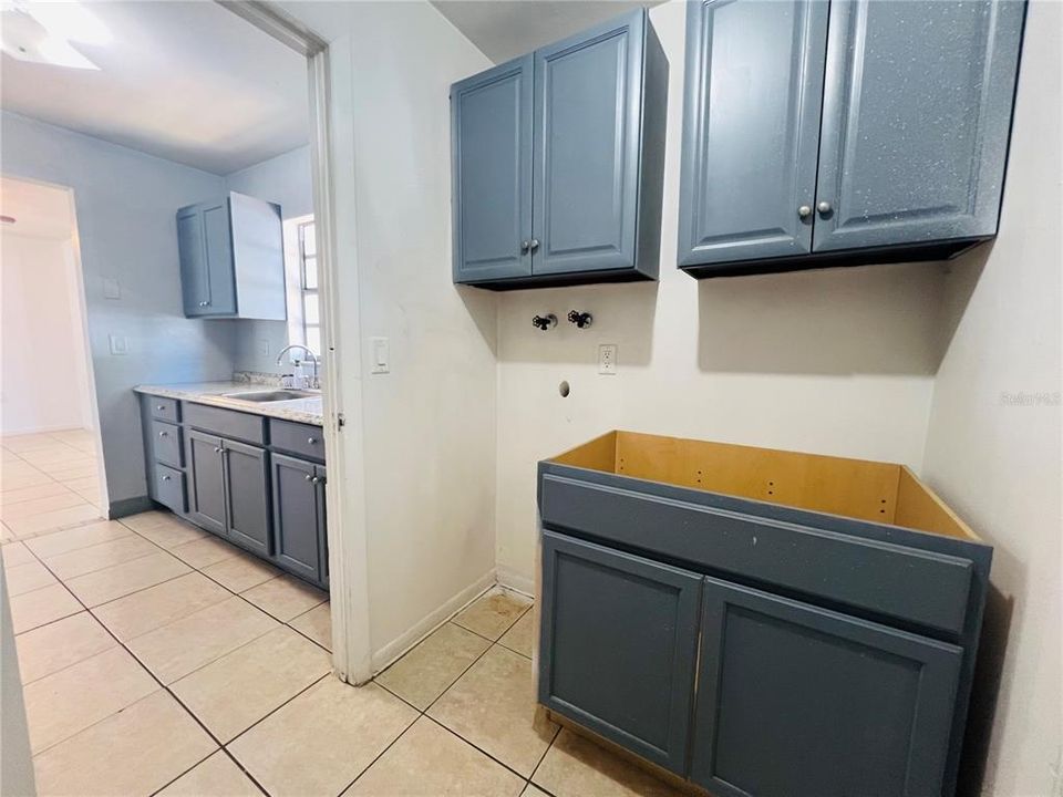 Под контрактом: $198,999 (2 спален, 2 ванн, 1237 Квадратных фут)