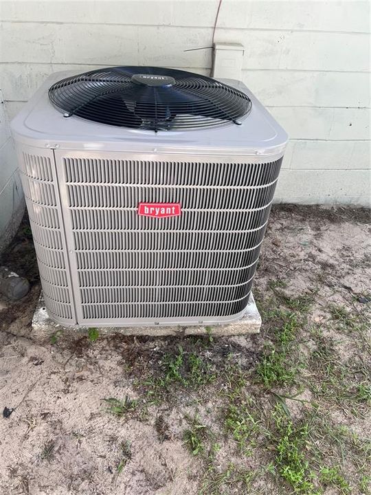 Под контрактом: $198,999 (2 спален, 2 ванн, 1237 Квадратных фут)