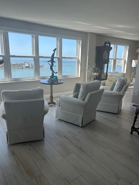 For Sale: $679,000 (3 beds, 2 baths, 2382 Square Feet)