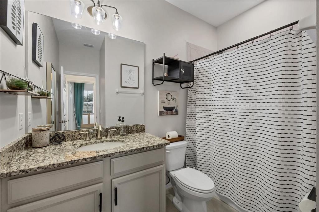 Под контрактом: $299,500 (2 спален, 2 ванн, 1135 Квадратных фут)