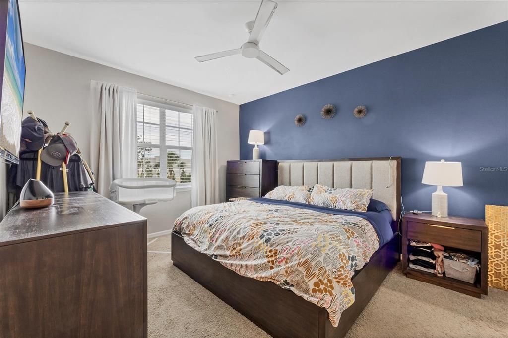 Под контрактом: $299,500 (2 спален, 2 ванн, 1135 Квадратных фут)