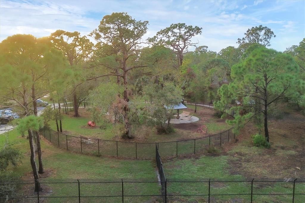 Под контрактом: $299,500 (2 спален, 2 ванн, 1135 Квадратных фут)