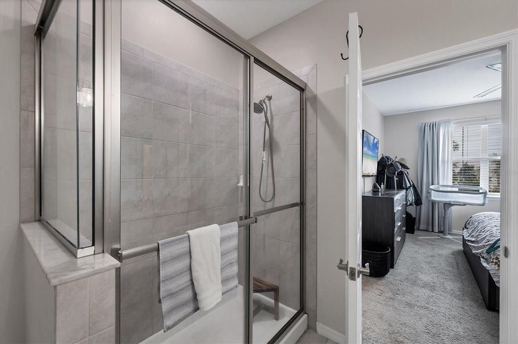 Под контрактом: $299,500 (2 спален, 2 ванн, 1135 Квадратных фут)