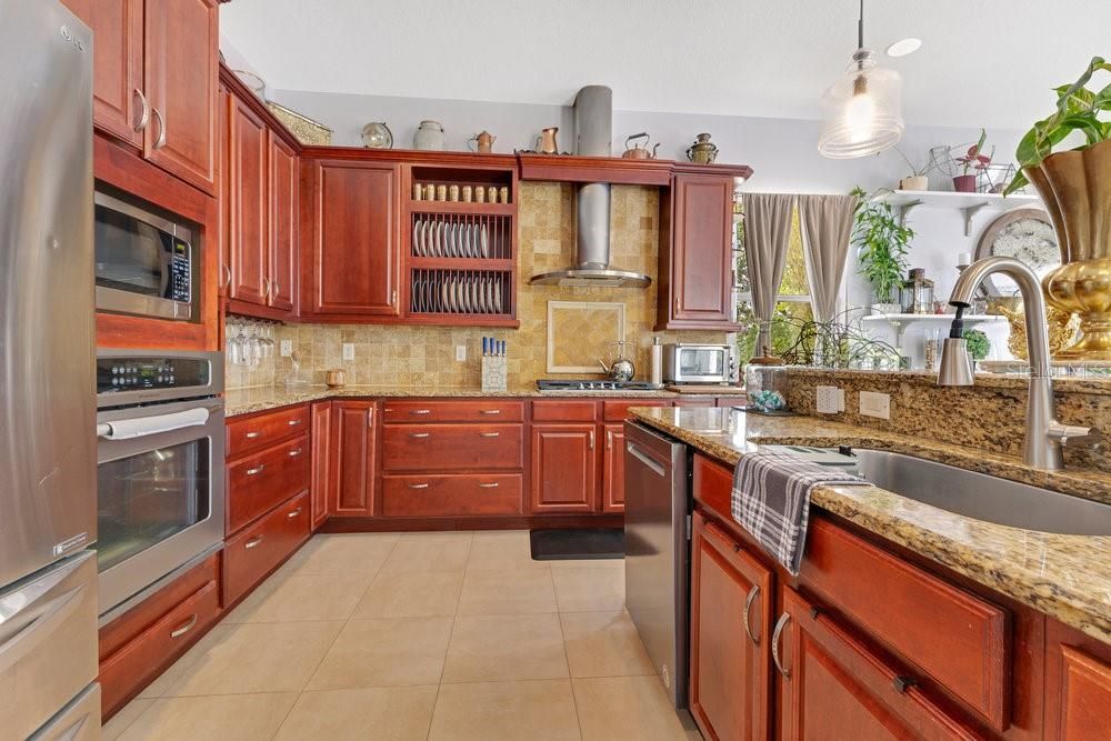 For Sale: $749,900 (3 beds, 3 baths, 2147 Square Feet)