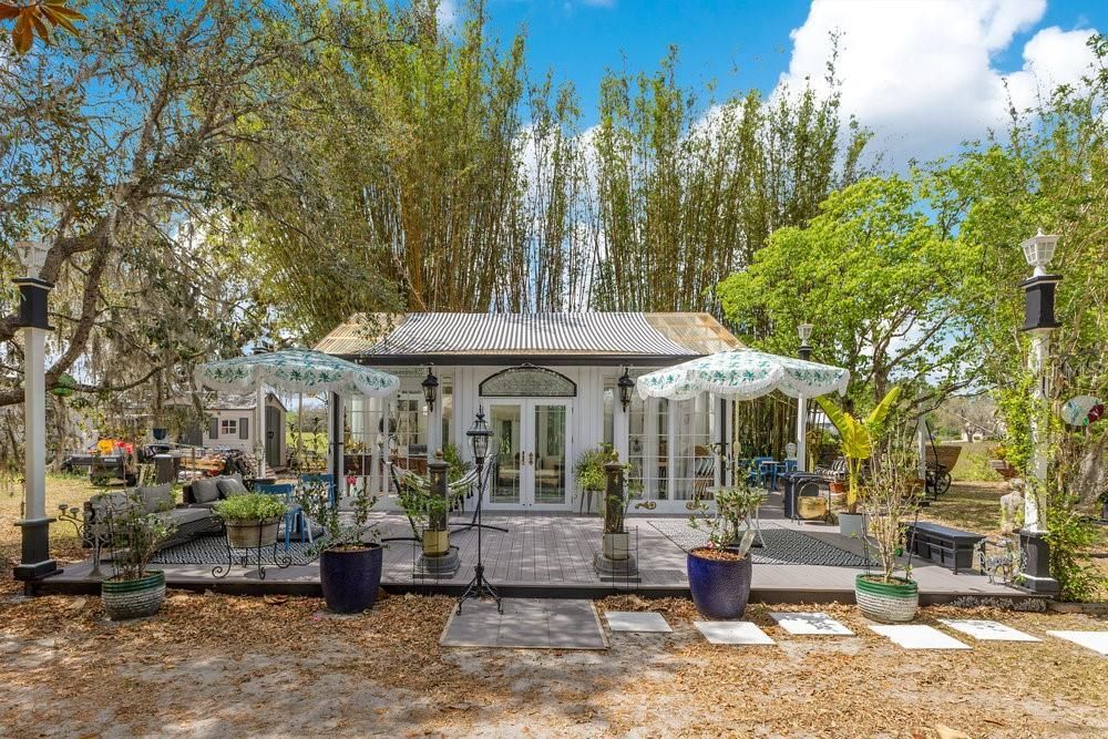 For Sale: $749,900 (3 beds, 3 baths, 2147 Square Feet)