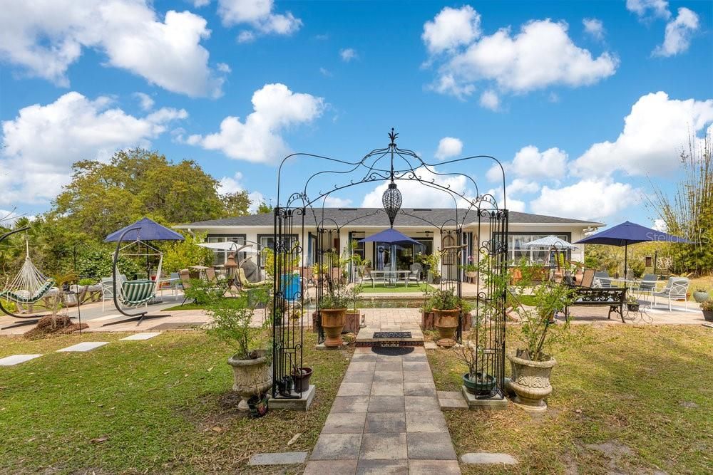 For Sale: $749,900 (3 beds, 3 baths, 2147 Square Feet)