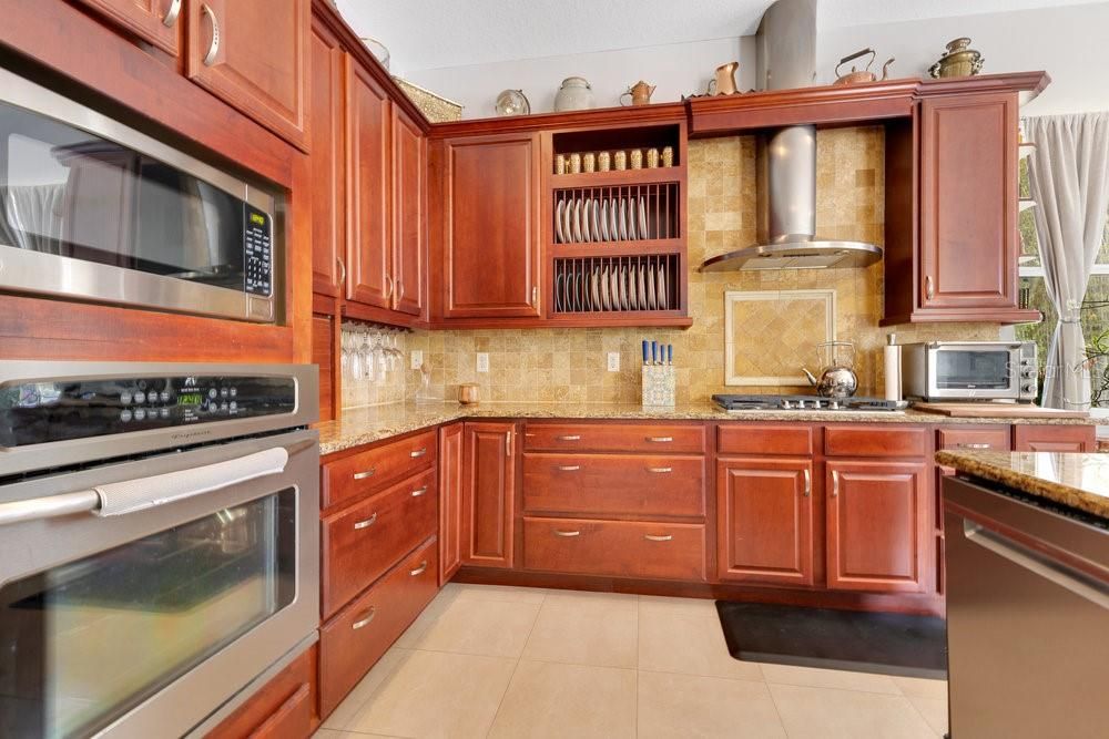 For Sale: $749,900 (3 beds, 3 baths, 2147 Square Feet)