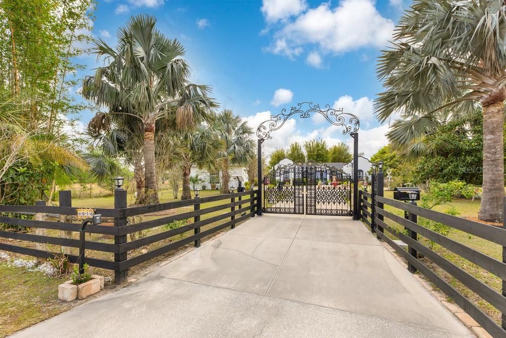 For Sale: $749,900 (3 beds, 3 baths, 2147 Square Feet)