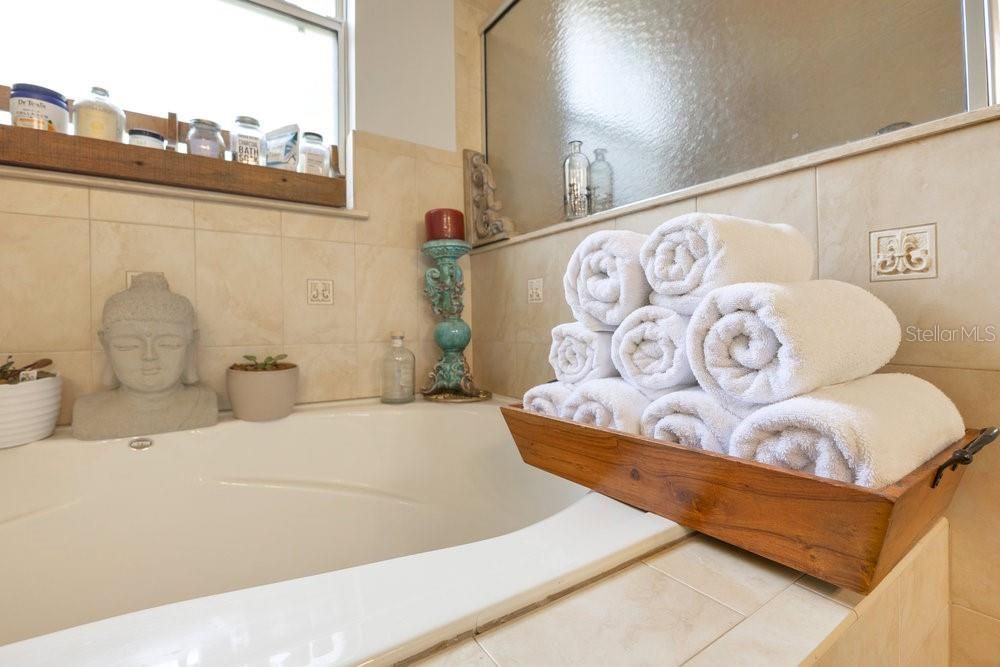 For Sale: $749,900 (3 beds, 3 baths, 2147 Square Feet)