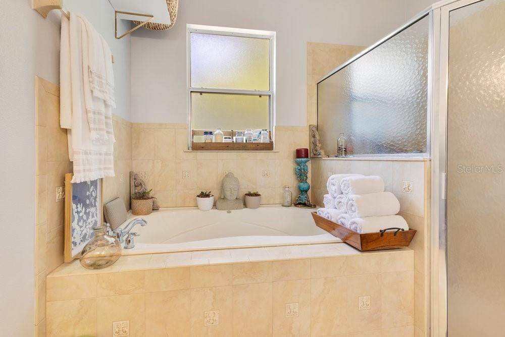 For Sale: $749,900 (3 beds, 3 baths, 2147 Square Feet)