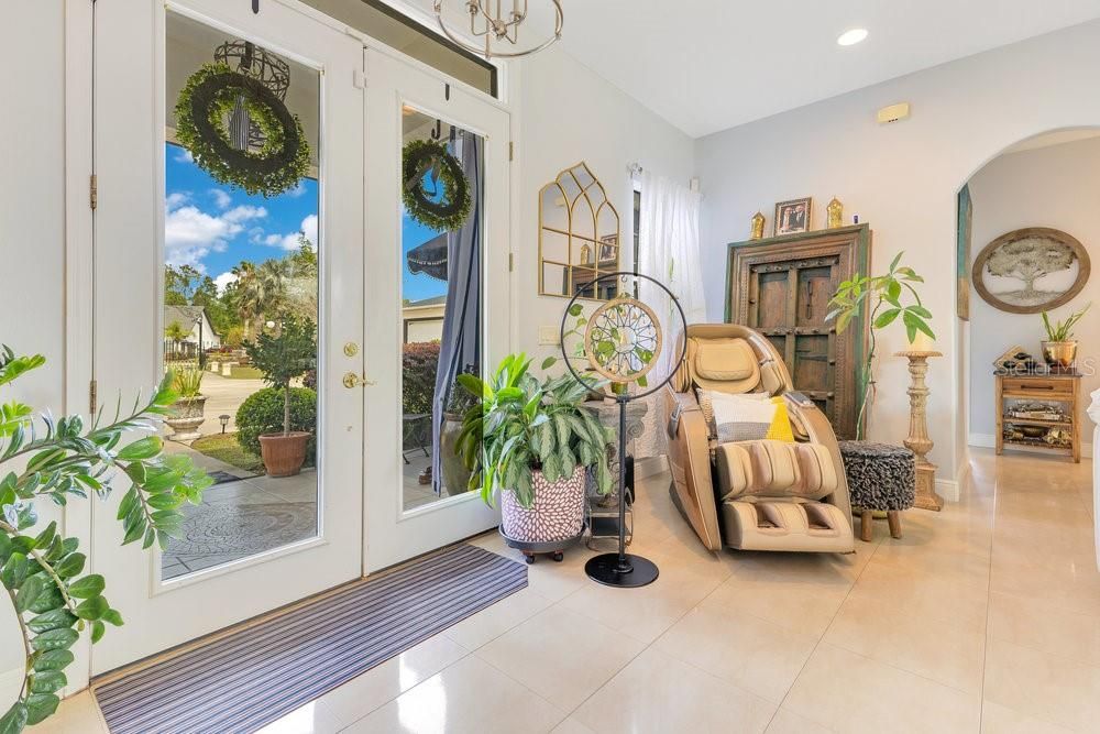 For Sale: $749,900 (3 beds, 3 baths, 2147 Square Feet)