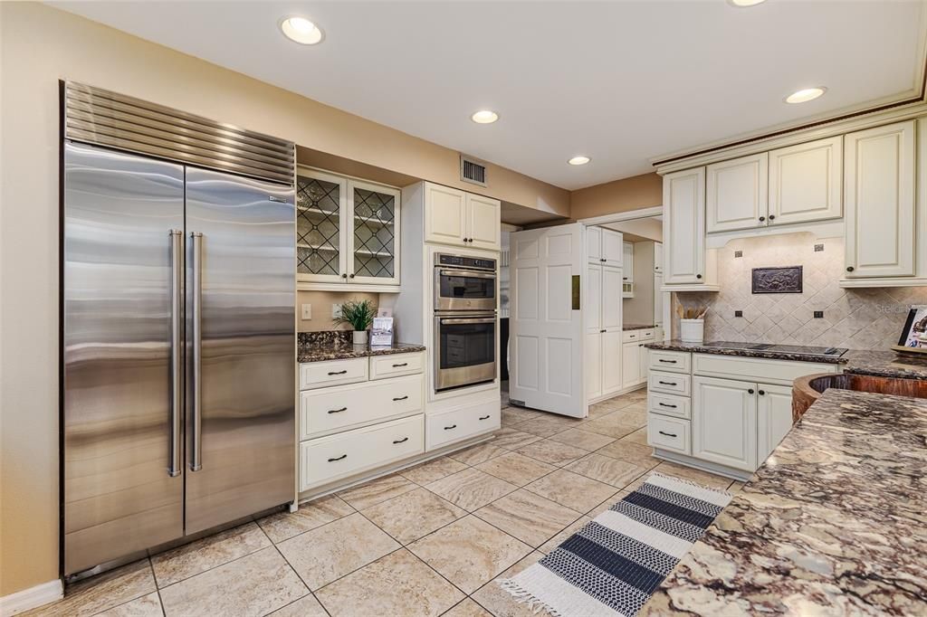 待售: $850,000 (4 贝兹, 3 浴室, 3450 平方英尺)