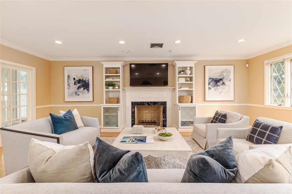 待售: $850,000 (4 贝兹, 3 浴室, 3450 平方英尺)