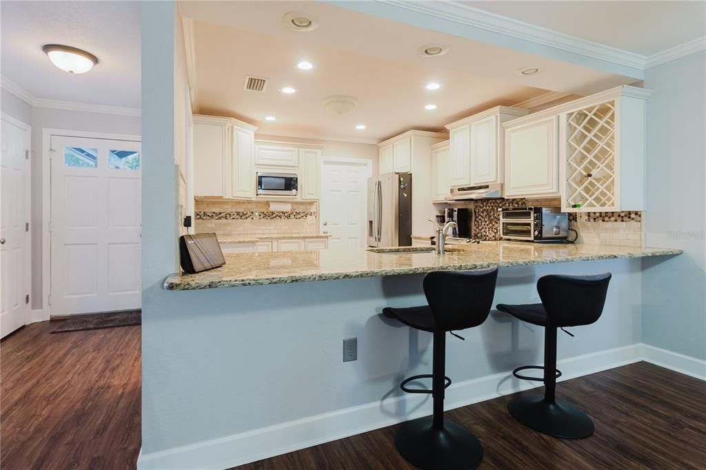 For Sale: $224,500 (2 beds, 2 baths, 1283 Square Feet)