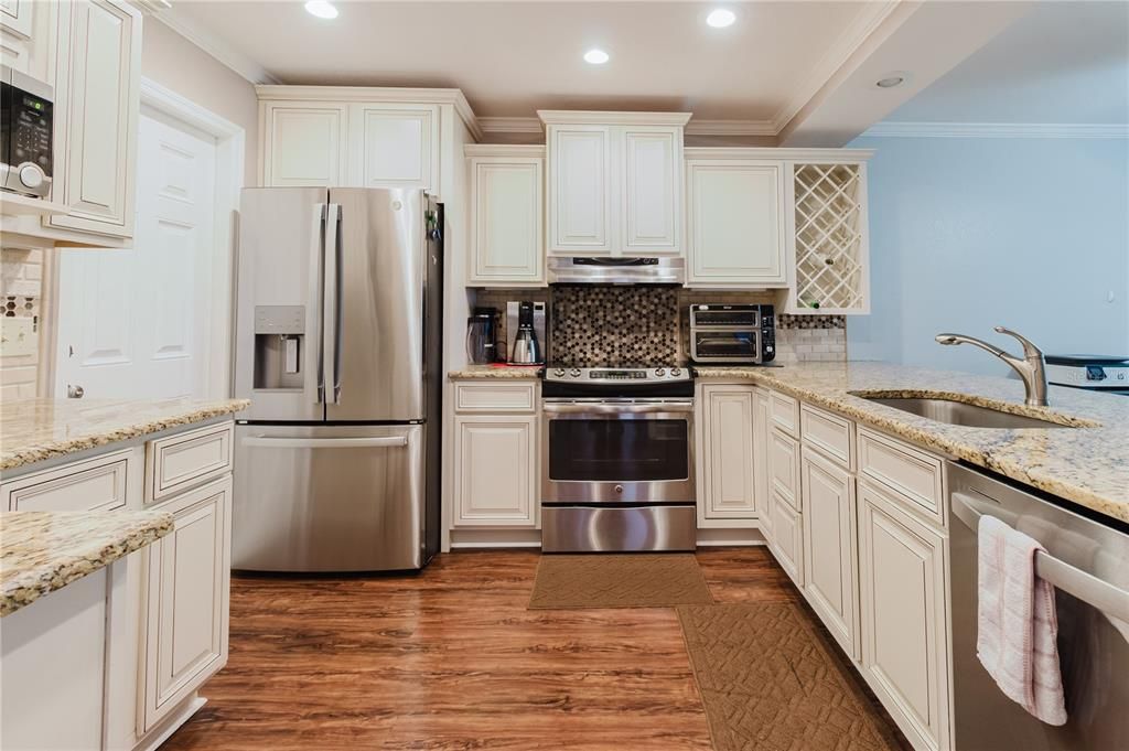 For Sale: $224,500 (2 beds, 2 baths, 1283 Square Feet)