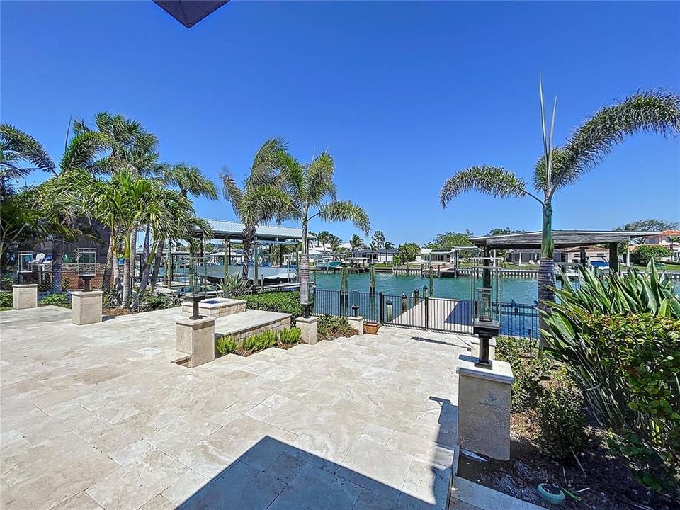 Recently Sold: $1,924,500 (3 beds, 3 baths, 2410 Square Feet)