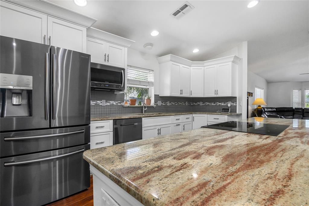 待售: $499,000 (4 贝兹, 3 浴室, 2569 平方英尺)