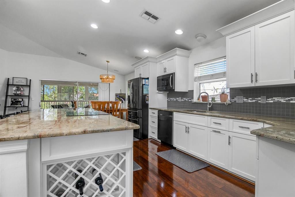 待售: $499,000 (4 贝兹, 3 浴室, 2569 平方英尺)