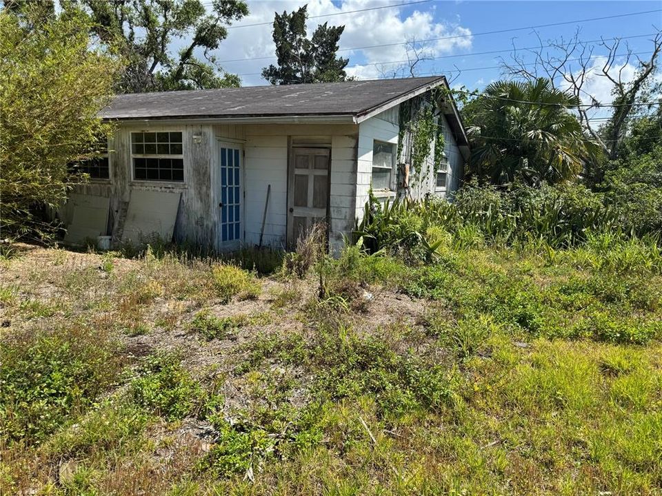 Recently Sold: $150,000 (2 beds, 1 baths, 1405 Square Feet)