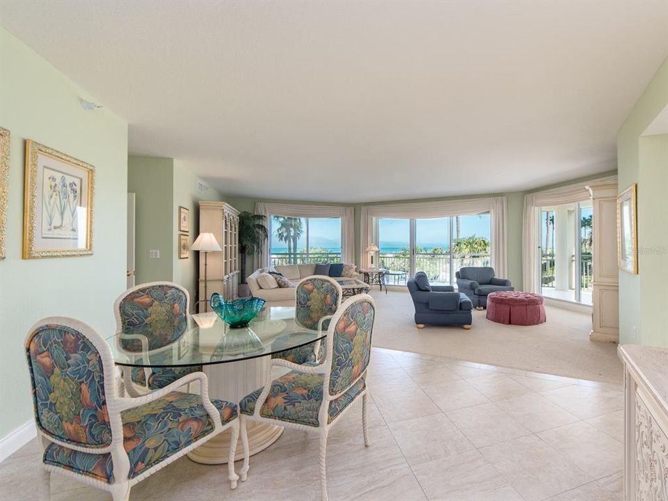 For Sale: $1,995,000 (3 beds, 3 baths, 2521 Square Feet)