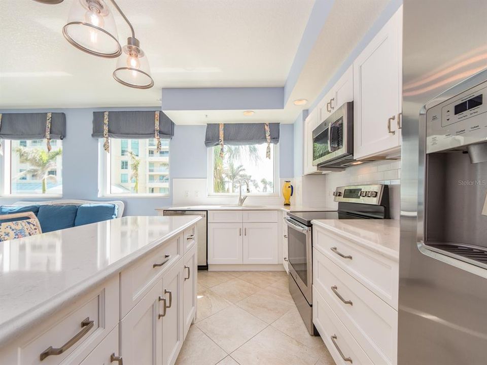 For Sale: $1,995,000 (3 beds, 3 baths, 2521 Square Feet)